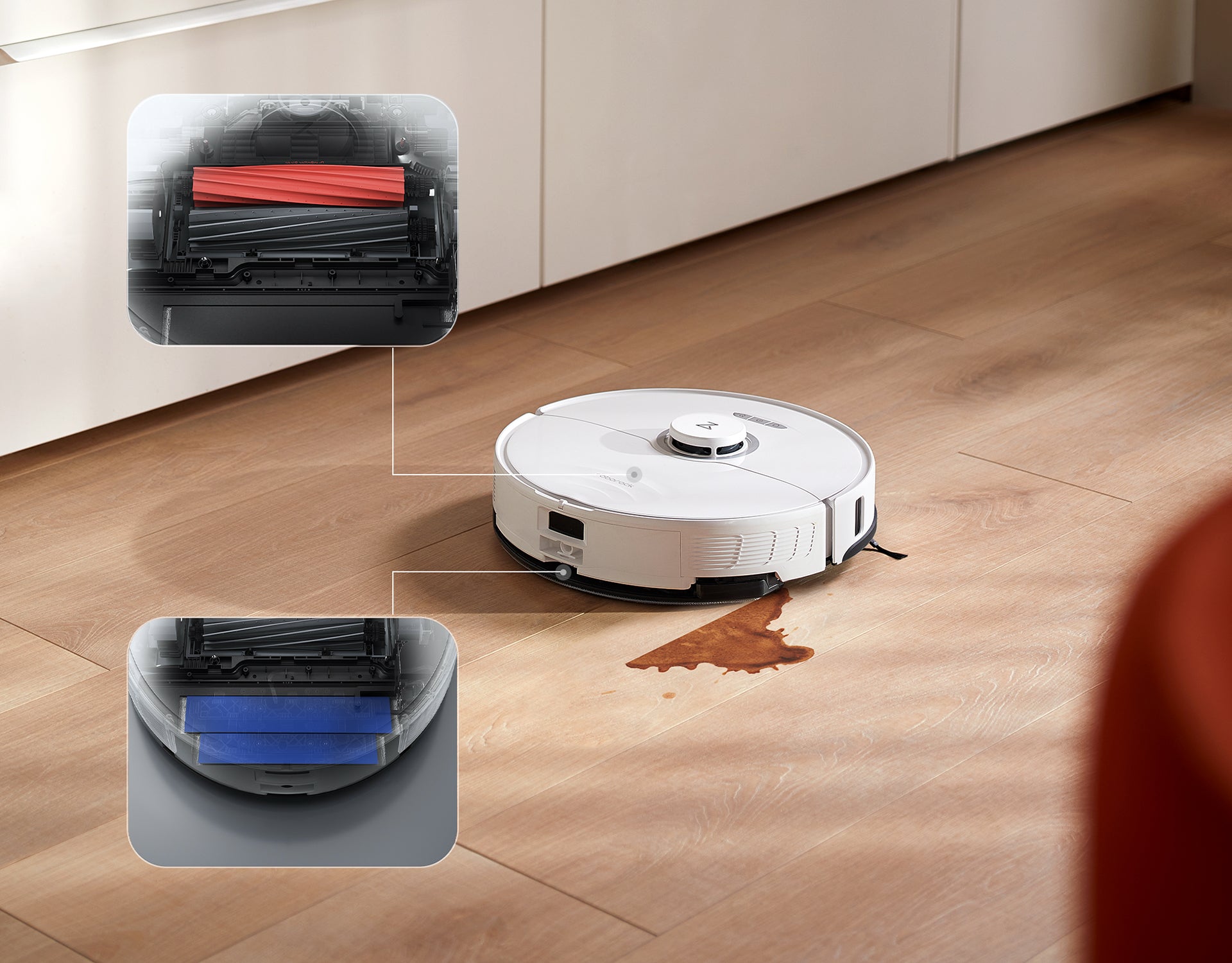 Un aspirateur robot Roborock nettoyant un déversement sur le sol, avec une vue rapprochée de certaines sections de l'appareil Un aspirateur robot Roborock nettoyant un déversement sur le sol, avec une vue rapprochée de certaines sections de l'appareil