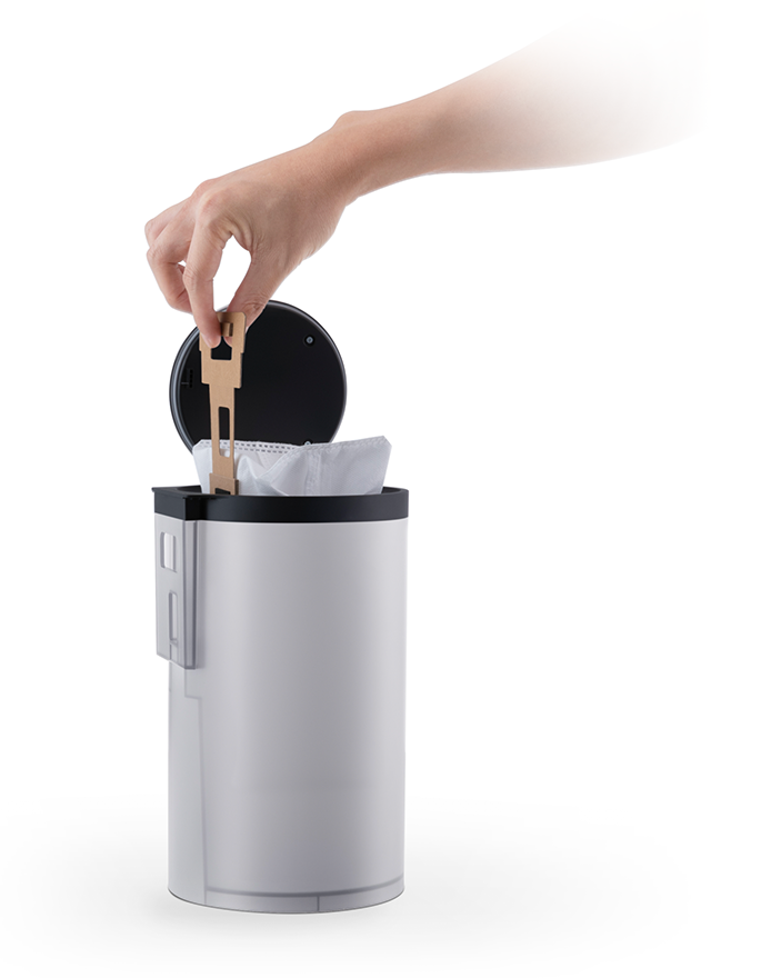 Le sac à poussière Roborock se referme automatiquement lorsque vous le retirez pour éviter les fuites de poussière Le sac à poussière Roborock se referme automatiquement lorsque vous le retirez pour éviter les fuites de poussière