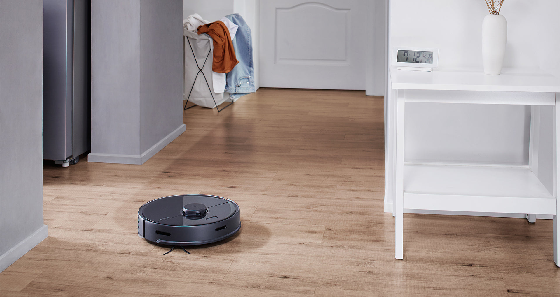 Le réservoir d'eau de 290 ml du Roborock S5 Max peut nettoyer une maison de 200 m² (2600 pieds carrés) Le réservoir d'eau de 290 ml du Roborock S5 Max peut nettoyer une maison de 200 m² (2600 pieds carrés)
